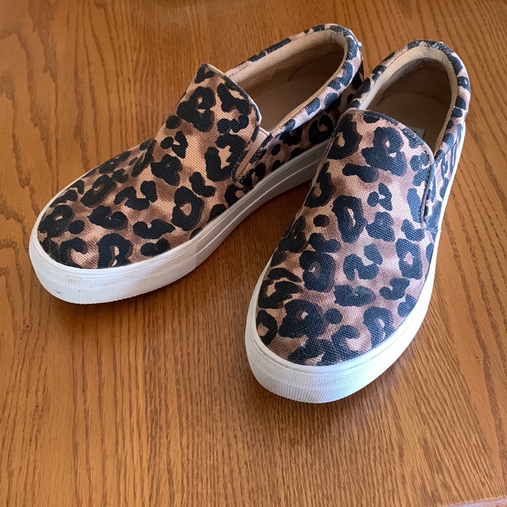 Steve Madden slip on sneaker